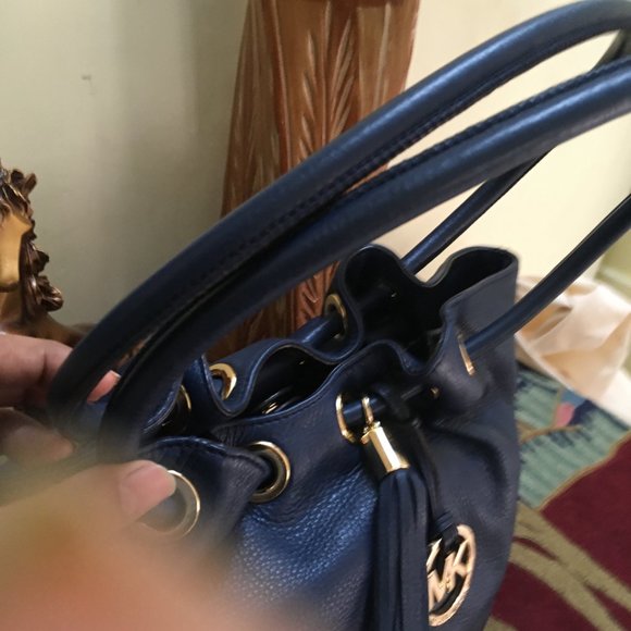 Authentic Michael Kors LG Ring Tote Navy Blue - Picture 15 of 16